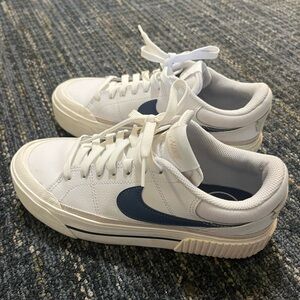 nike court legacy lift